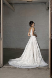 PARIS, Robe de mariée vue de dos